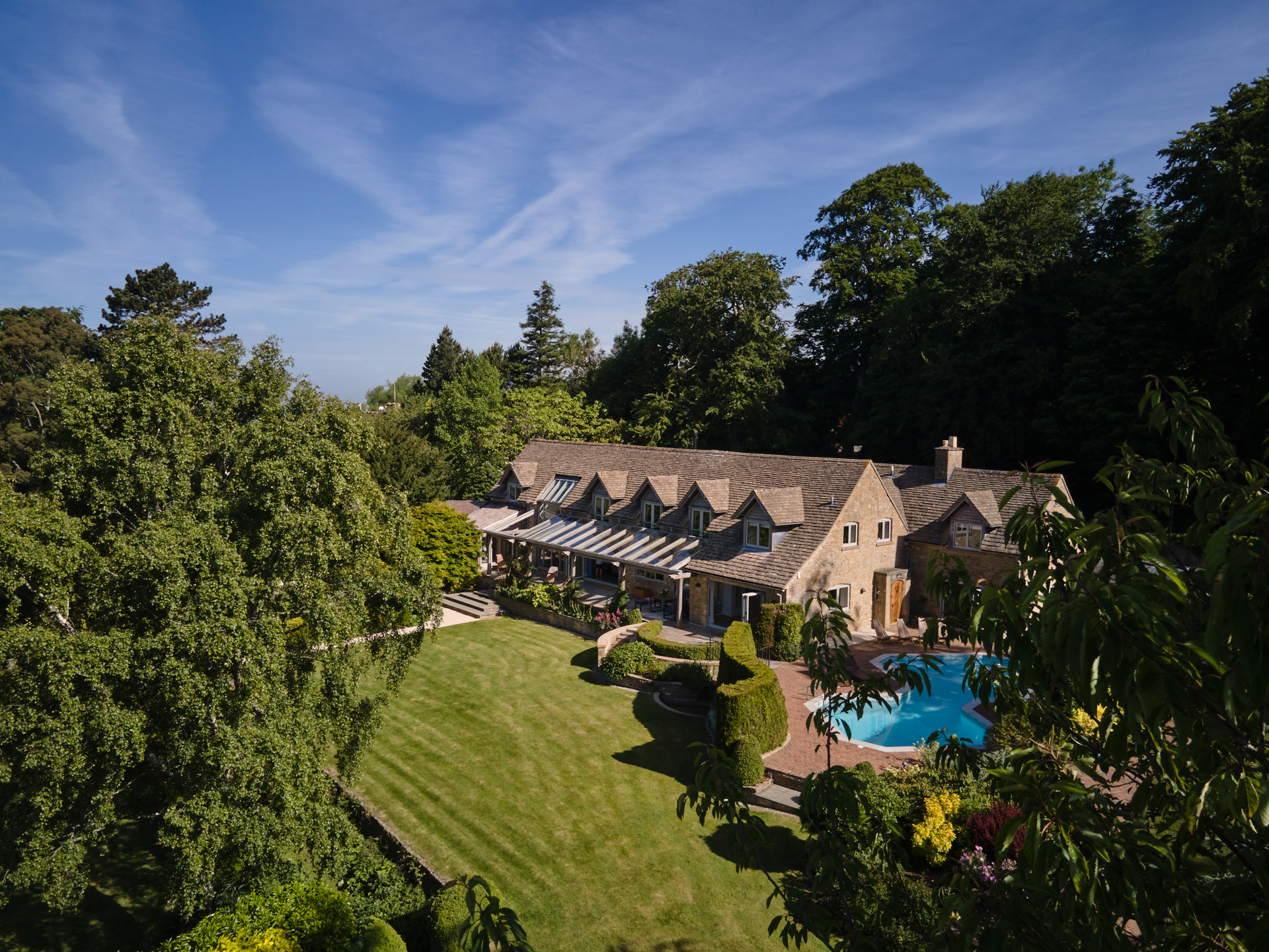 Hillside Hangouts: Elsker - Gallery