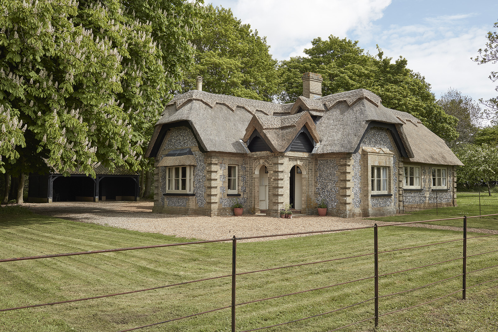 Suffield Lodge - Gallery