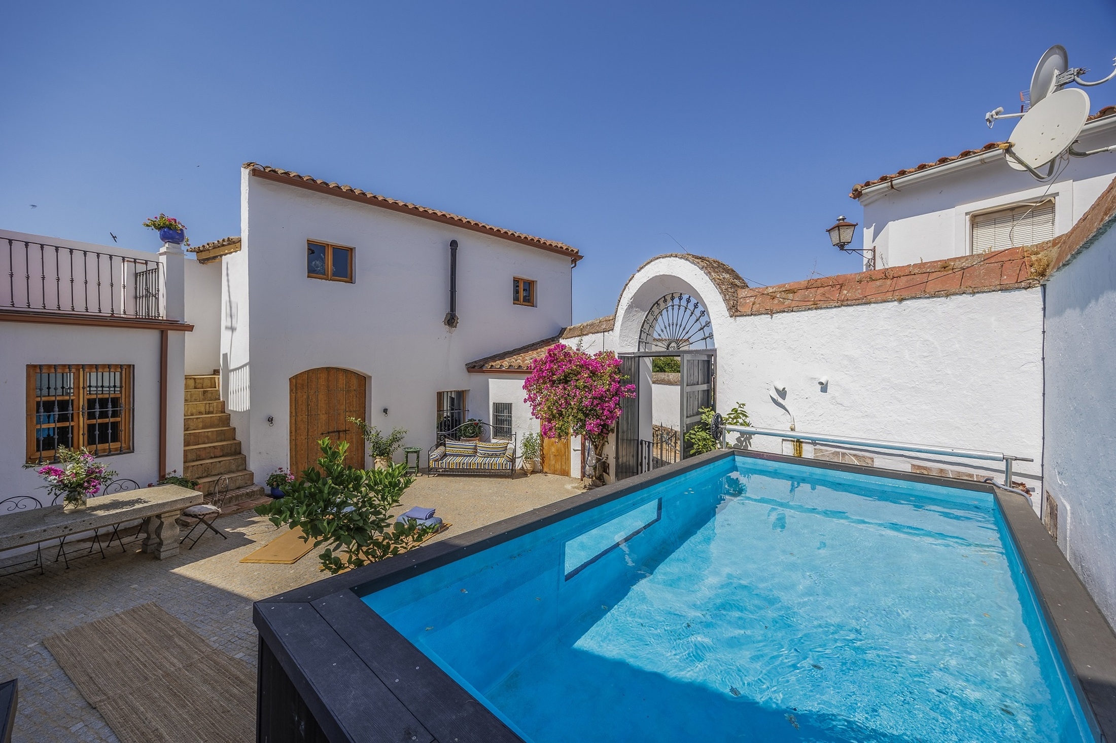 Yellow House - Gallery