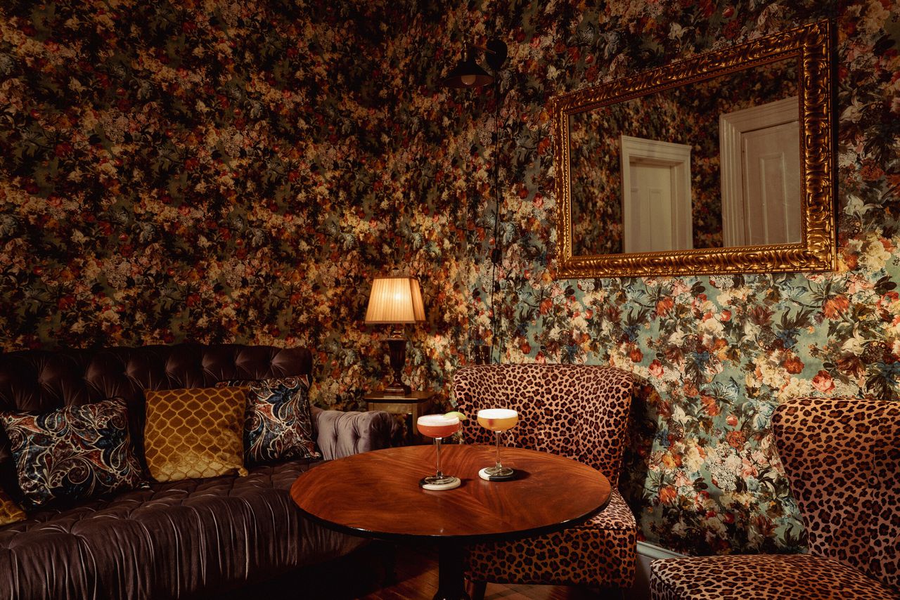 Romantic city break in Ireland