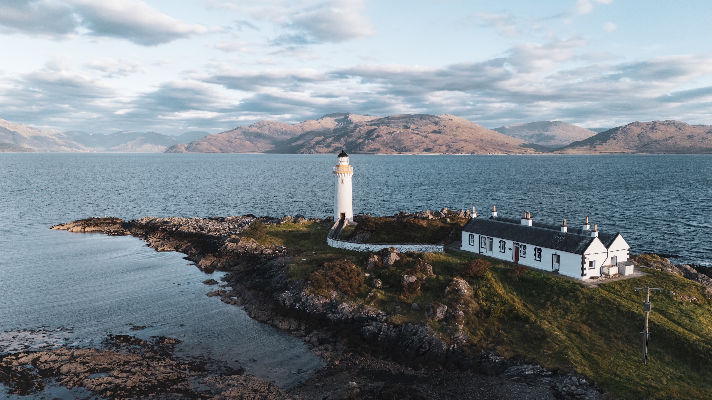 Eilean Sionnach Lighthouse Cottage - Gallery