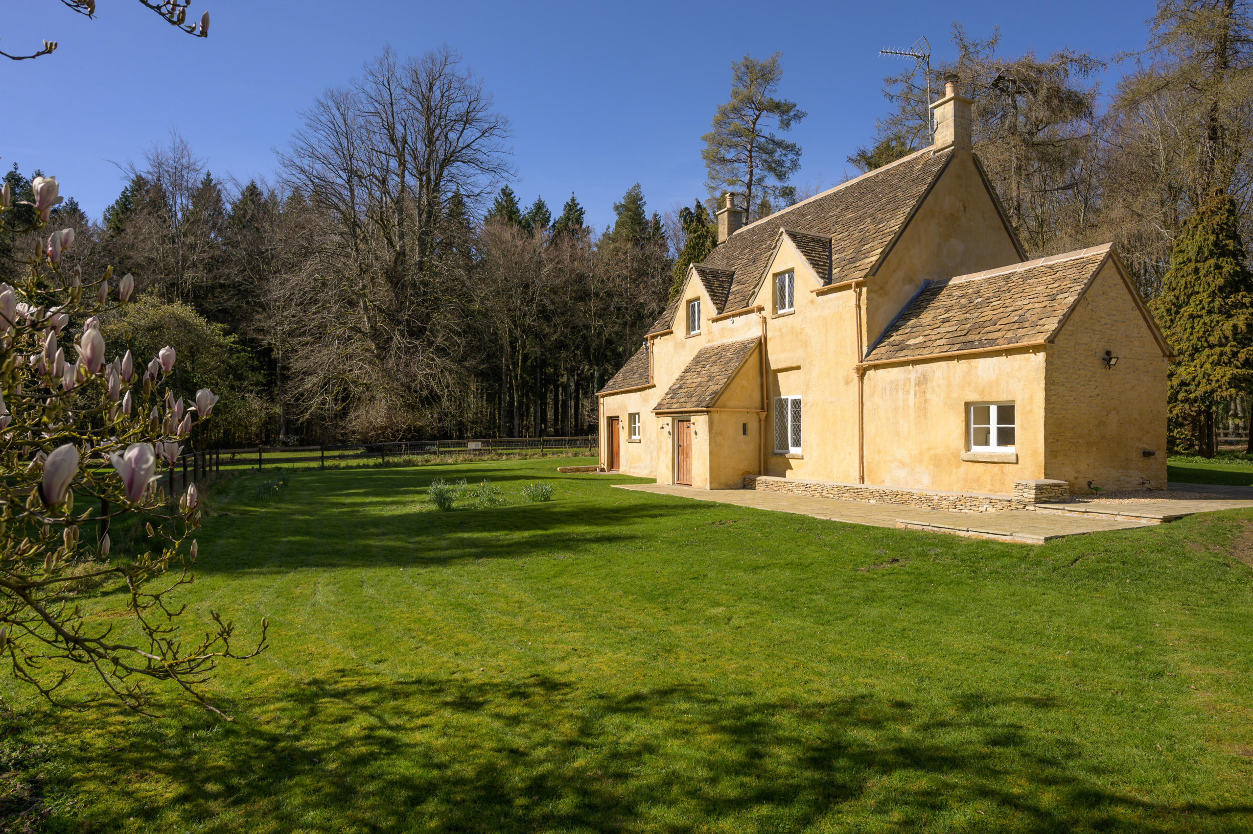 Hollybush Cottage at Badminton Estate - Gallery